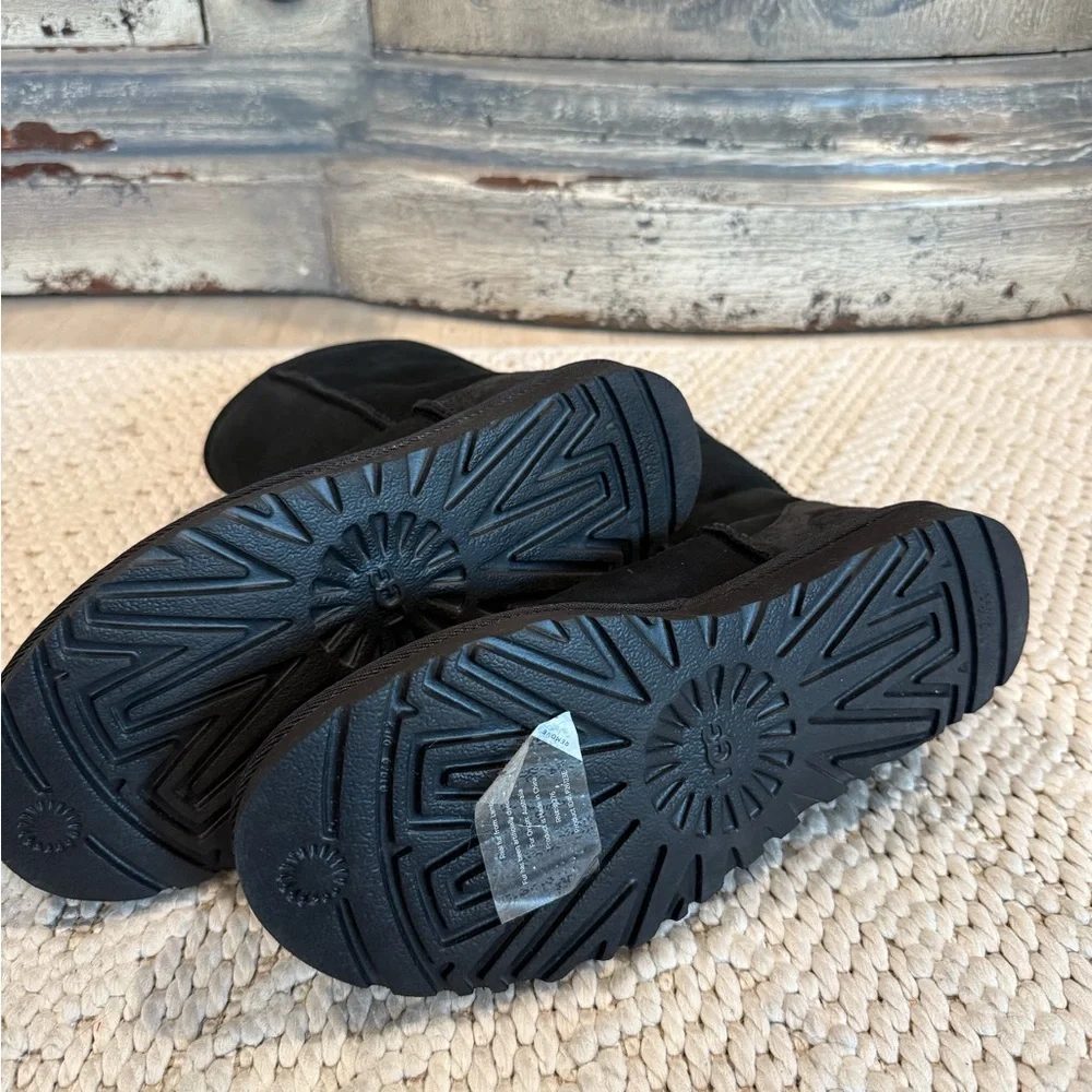 UGG Classic Black Suede Boots women’s size 8 NWOT - Picture 7 of 9